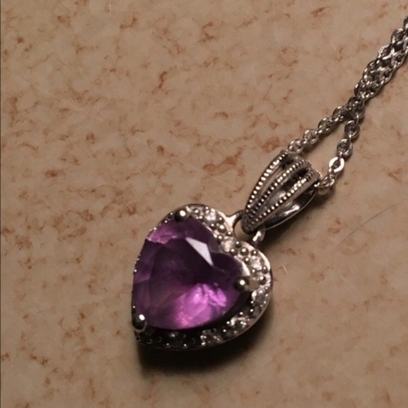 14K White Gold with Amethyst heart Pendant - Picture 2 of 2